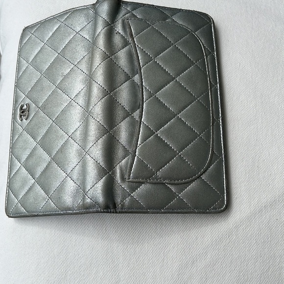 Chanel Silver leather wallet - Picture 4 of 13
